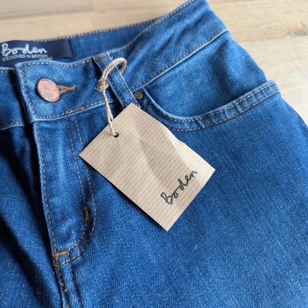 Boden The Cavendish Girlfriend Denim Jeans / Floral Embroidery NWOT Size 2 P‎